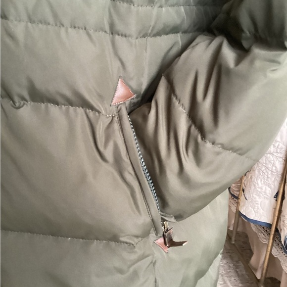 Ralph Lauren Olive Puffer Coat with Faux Fur Hood - Picture 8 of 15